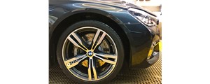 寶馬7系剎車升級(jí)BREMBO新R6競(jìng)技活塞版大六卡鉗搭配DIC 380孔碟