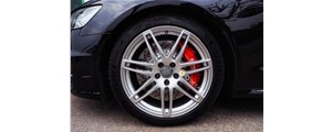 奧迪A6剎車升級前置brembo V6配380孔盤后輪升級370孔盤！